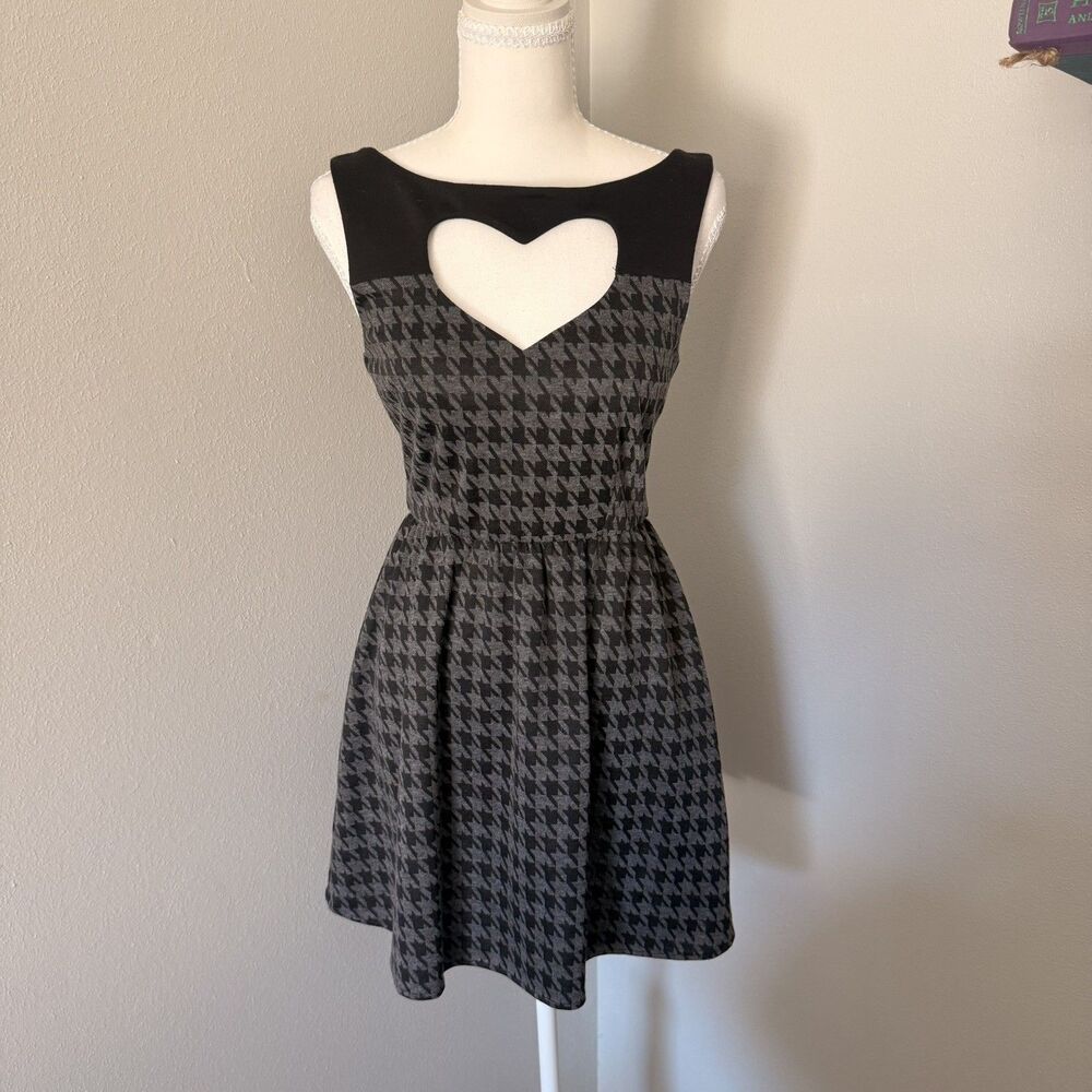Y2K Hot Topic Black/Gray Houndstooth Dress - Heart cutout goth punk skater twee